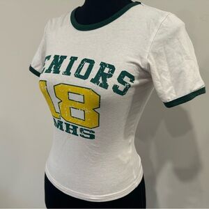 New Xs “seniors” vintage logo t shirt with sleeves in free white &yellow women